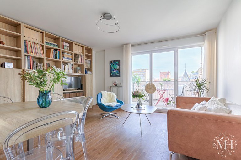 Appartement situé à Bois colombes avec balcon