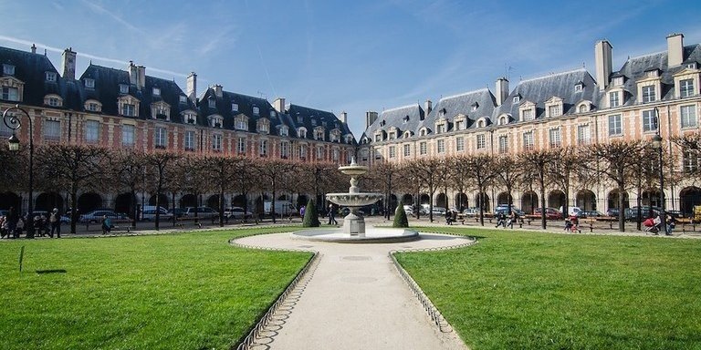 Paris 4ème - Place des Vosges 